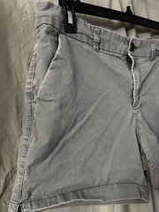 Old Navy Everyday Short Womens 14 Gray Chino Mid-Rise Twill 3in Inseam
