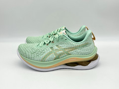 Asics Gel Kinsei Max Women’s Size 8 Running Shoes Oatmeal Tan 1012B512