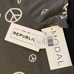 For The Republic White/Moss T-Shirt Women’s M Short Sleeve Peace NEW
