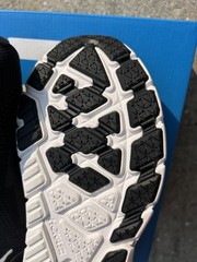 Size 8 – Hoka One One HOKA Arahi 7 Black White W