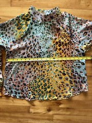 NWT Dee Elly Leopard LS Mock Neck Blouse Shirt $49.00 Size Medium
