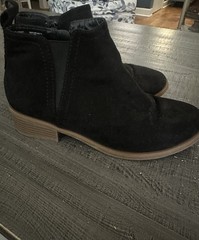 Women’s Black Chelsea Ankle Boots Slip On Elastic Gore Accent Round Toe Solid