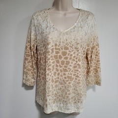 Chico’s Size 0 (S) Ivory Poly Blend Multi Patterned V-neck 3/4 Sleeve Knit Top