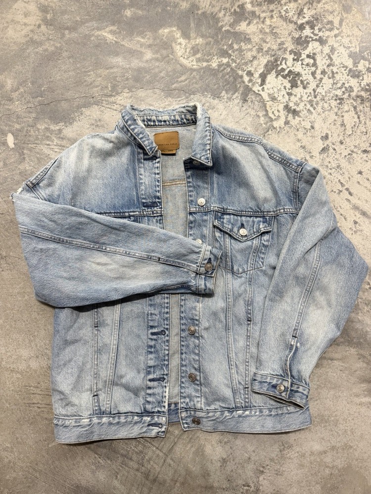 American Eagle Women’s Jacket Medium Blue Light Wash Denim Distressed