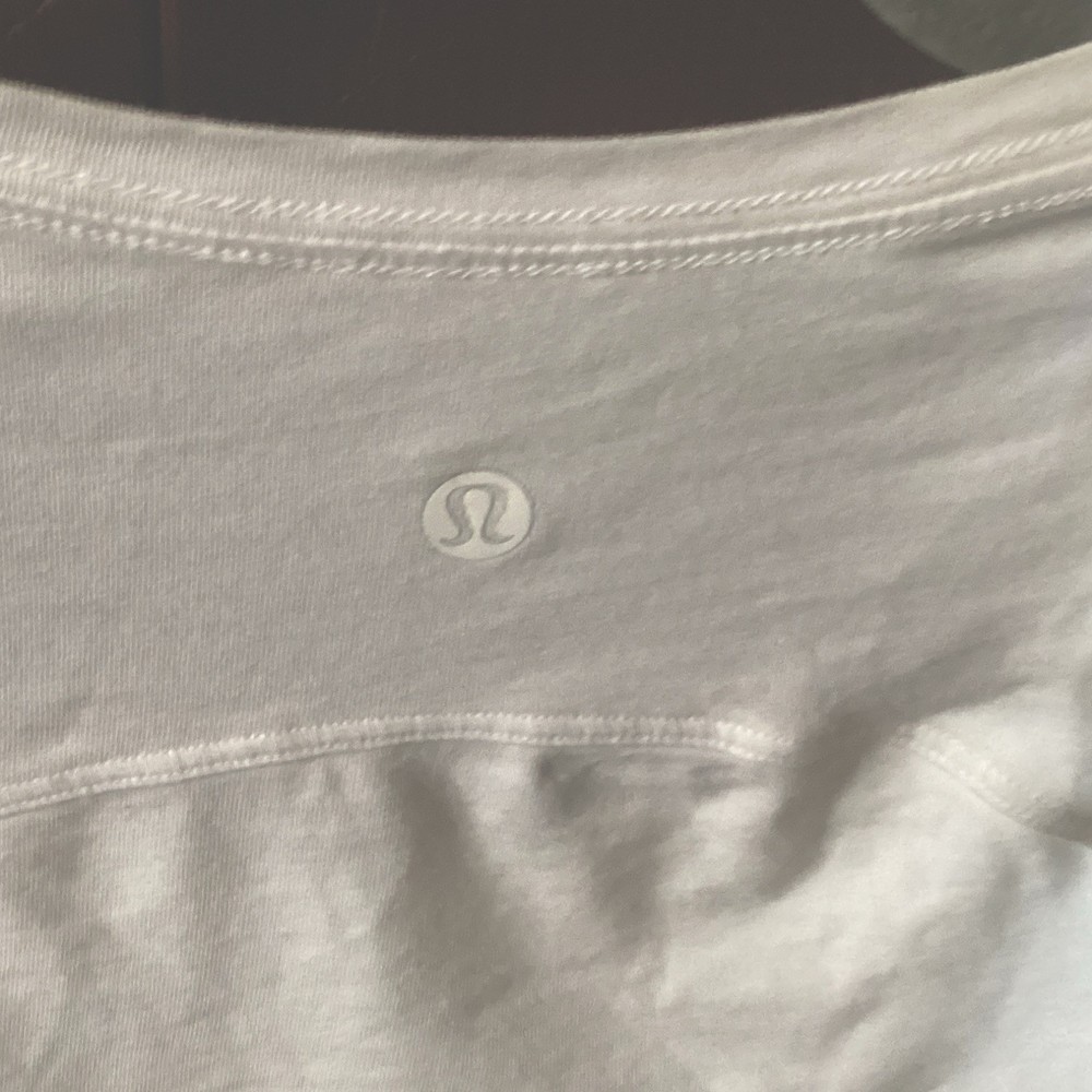 lululemon athletica Women’s Cropped Tank XS White Stretch Knit Scoop Neck