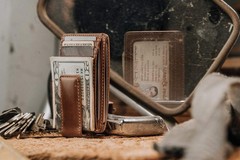 Slim Money Clip Wallet for Men, Full Grain Leather, Magnetic Clip Holds 15+ Bill