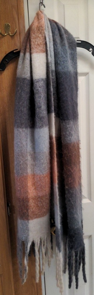 WOOL SCARF SIZE 20″ X 76″ GRAY Color Block Plaid Tahari Heavier Weight