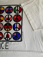 Vintage 1990 Peace Multiple Flags by Degreef Angle