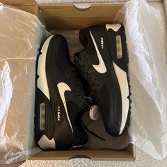 Nike Air Max 90 Black/White Leather Men’s 8/Women’s 9.5 DH8010-002
