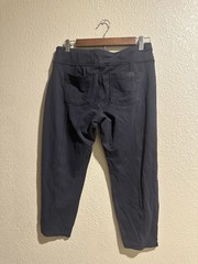Athleta Women’s Black Capri Pants S Regular Pull On Solid Pockets Activewear