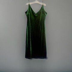B. Smart Green Velvet V-Neck Strappy Slip Sheath Knee-Length Dress L