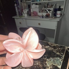 Large Pink Flower Hair Claw Clip, Marbled Plastic Spring Hair Accessory