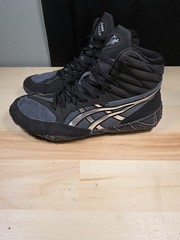 ASICS Aggressor 6 Black Pure Silver Size 7.5 – 1081A067-001 Lightly Used