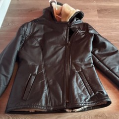 Wilsons women’s Black Leather Lined Jacket, Zip Closure, Stand-Up Collar, M