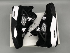 Jordan 4 Retro “White Thunder” Men’s Size Mid Top Basketball Shoes