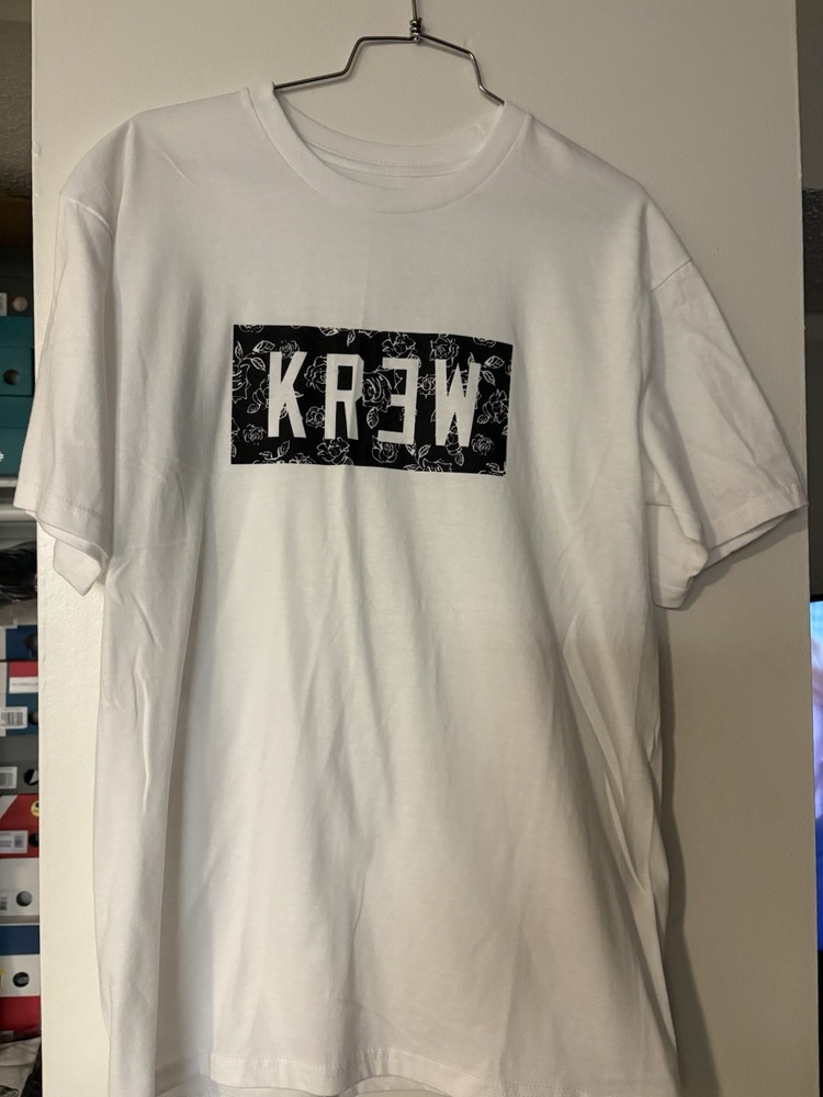 KR3W White T-Shirt Medium Floral Box Logo Graphic Tee New Without Tags
