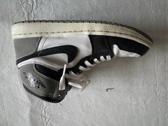 Nike Air Jordan 1 Retro High OG barons Size 9 Black White Grey 555088-014