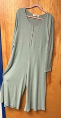Three Bird Nest Women’s Green Solid Scoop Neck Button Jumpsuit, Size XL PTP25
