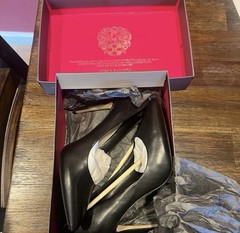 Vince Camuto Women’s Pointed Toe Pump Heels Black Leather Slip On 8.5 M