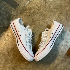Converse Chuck Taylor All Star Low Top Optical White Men’s 7.5 / Women’s 9.5