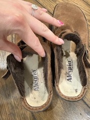 Alegria Clogs With Fur Size 9-9.5