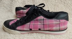 DC Chelsea Black Pink White Plaid Charm Skate Shoes Youth Size 4