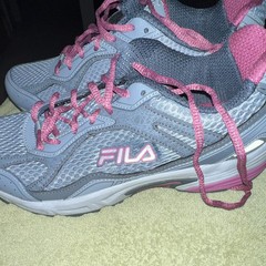 FILA Women’s Gray/Pink Lace-Up Athletic Sneakers 5HR18055-258