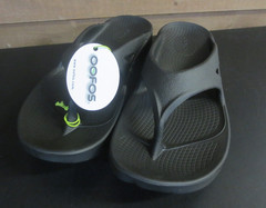 OOFOS Unisex OOriginal Sandals – Black – MENS 7 OR WOMENS 9