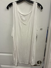 Torrid White Solid Knit V-Neck Sleeveless Stretch Tank Top Plus Size 3X