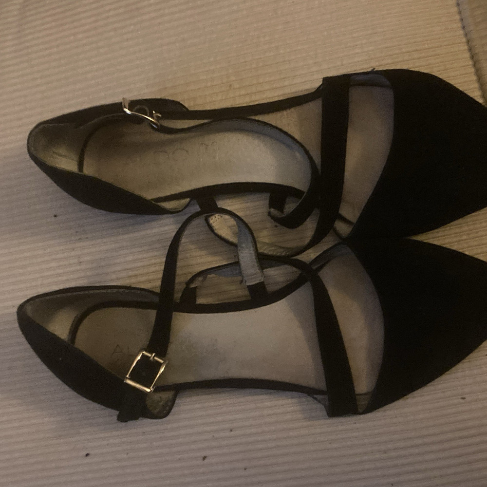 Aldo Women’s Black Suede Pointed Toe Ankle Strap Buckle Flats 6.5