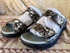 NIB Alegria Rubie Collage Greys Hook & Loop Closure Vegan Leather Sandals Size 9