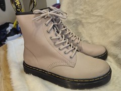 Dr. Martens Zavala 8 Hole Boots. M-6. W 7.5 New Condition!
