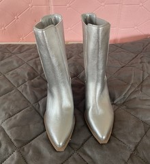 FOREVER 21 Women’s Silver Ankle Bootie US 6 Pointed Toe Block Heel Logo