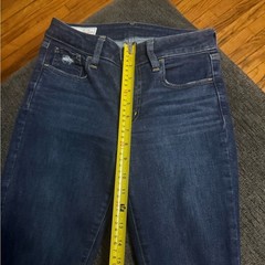 GAP Mid Rise Skinny Jeans Dark Wash Distressed Raw Hem Size 27 4R