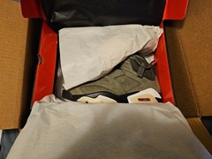 Jordan 6 Retro x Travis Scott Mid Olive Size 9.5 Deadstock NEW IN BOX NEVER WORN
