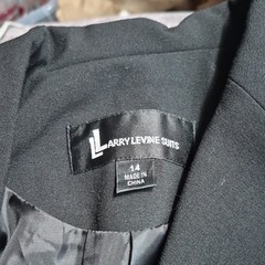 Larry Levine Suits Women’s Black Notch Lapel Lined 3-Button Blazer 14 Trench
