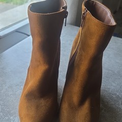 Dream Pairs Brown Faux Suede Ankle Bootie Solid Zip Zipper Accent Women’s US 8