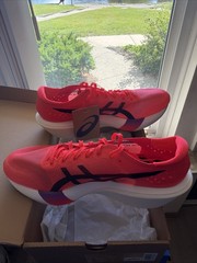 ASICS Metaspeed Edge Tokyo Men’s 11 Women’s 12.5