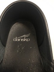 Women’s Size 7.5 Dansko Black/ Muti Color Clogs