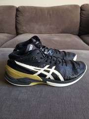 Size 13 – Asics Men’s Sky Elite FF Black Gold Volleyball Shoes Mid Top READ DESC