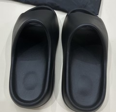 Yeezy Slides Black YS-01 Men’s Size 9