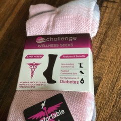 Women’s Challenge Wellness Non-Binding Crew Socks Diabetes Edema Neuropathy 5-9