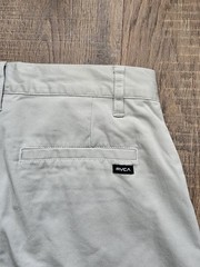 RVCA Men’s Beige Stretch Chino Twill Shorts Pockets Zip Closure AVWS00317