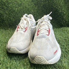 ASICS Novablast 5 x Bandit White Red Running Shoes 1012B895 Womens 9.5