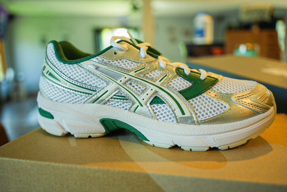 ASICS Gel 1130 Men’s White/Green Low Top Mesh Lace-Up Sneakers New w/ Box