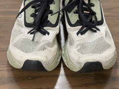On Cloud Cloudstratus White Black Sage Green Running Shoes Sneaker Womens 5 READ