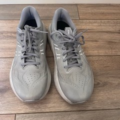 ASICS GT-2000 14 Men’s Size 10.5 Gray White Running Athletic Shoes