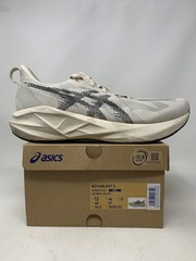 Men’s Asics Novablast 5, Oatmeal/Black, 13 D Medium US