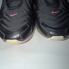 Nike Air Max 720 SE Black Laser Fuchsia- Size 10 Women’s Preloved.