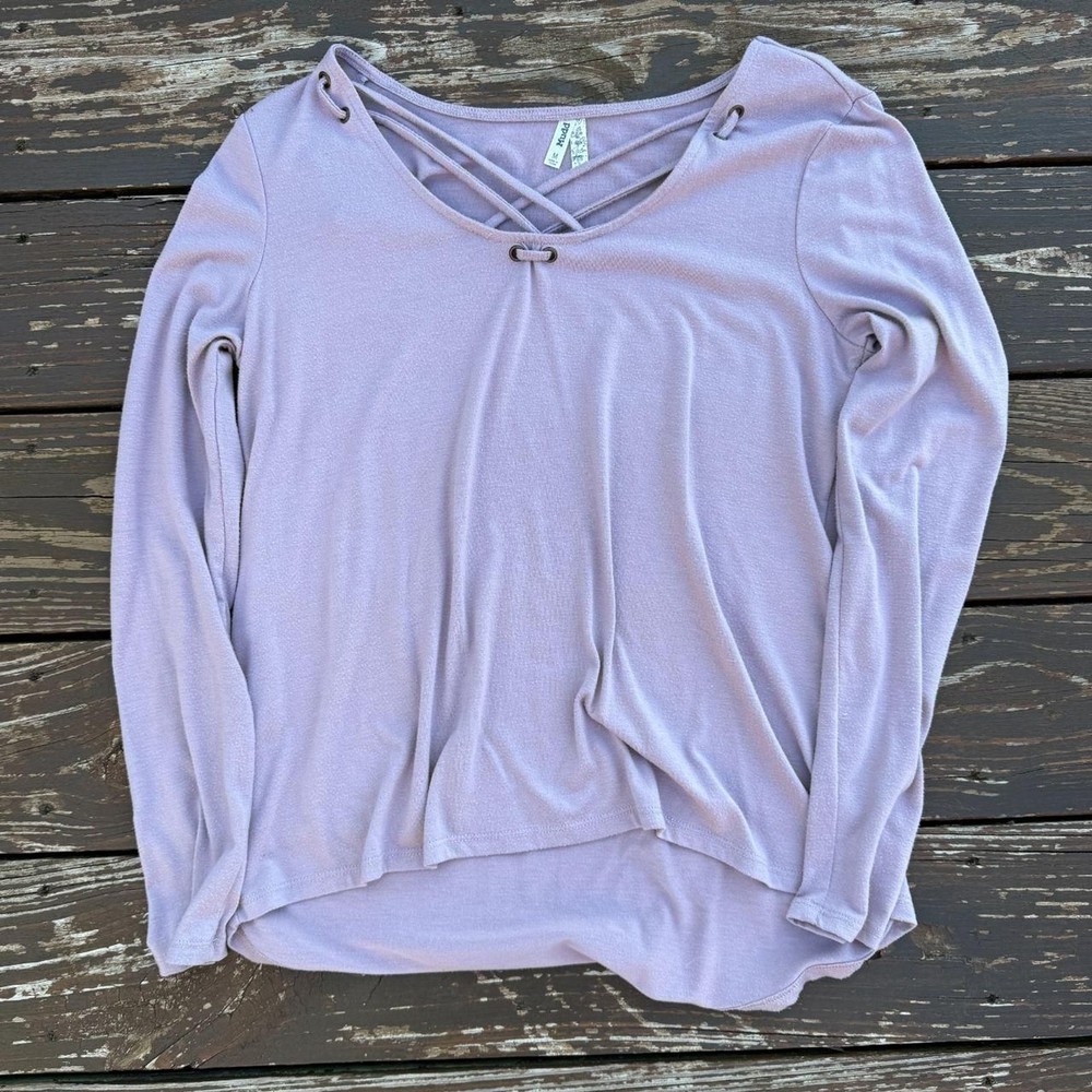 Mudd-clothing Women’s Purple Lavender Criss Cross V Neck Long Sleeve Top |Medium